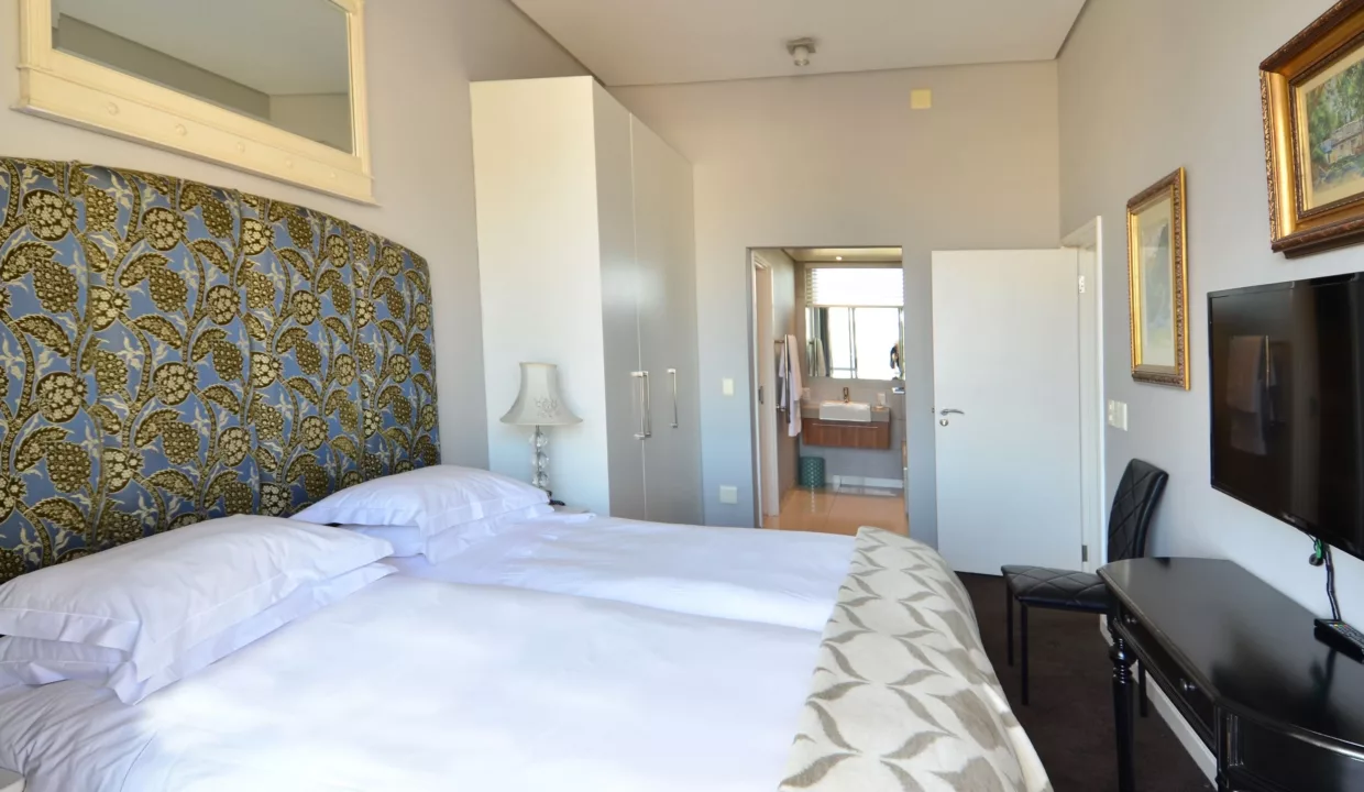 410 Harbour Bridge Cape Town Water Front Yuppiestay Accommodation (9)