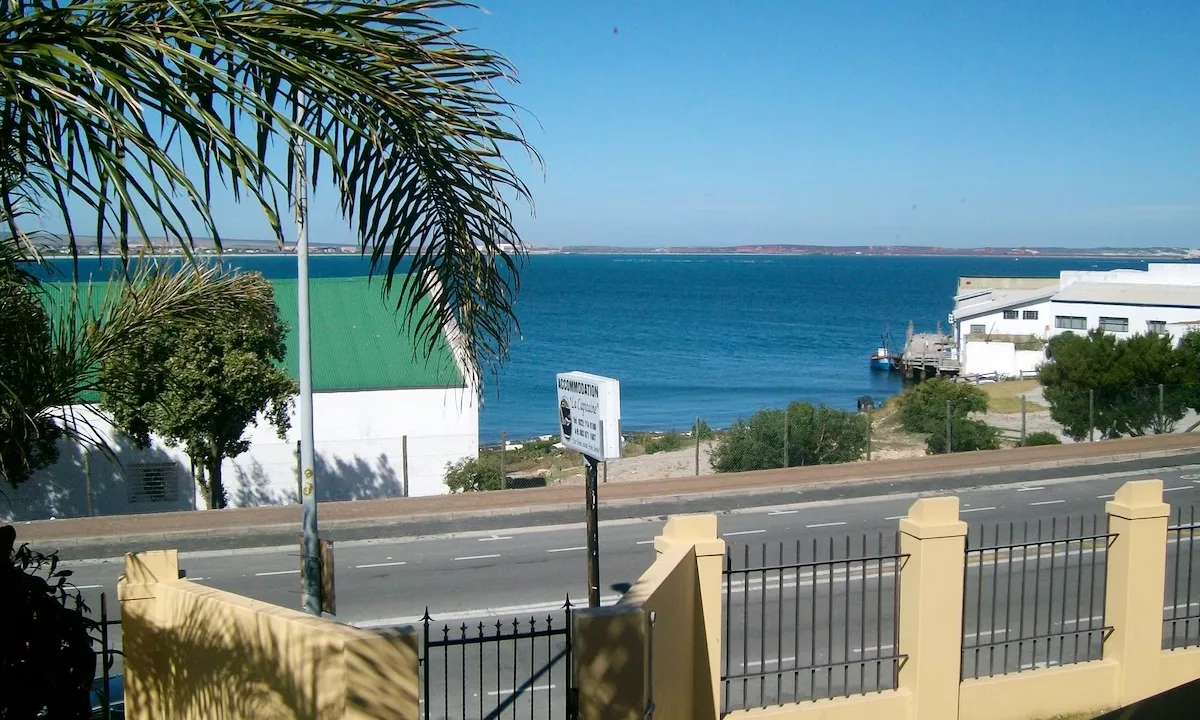 La Capitaine Saldanha Bay Yuppiestay Accommodation (19)